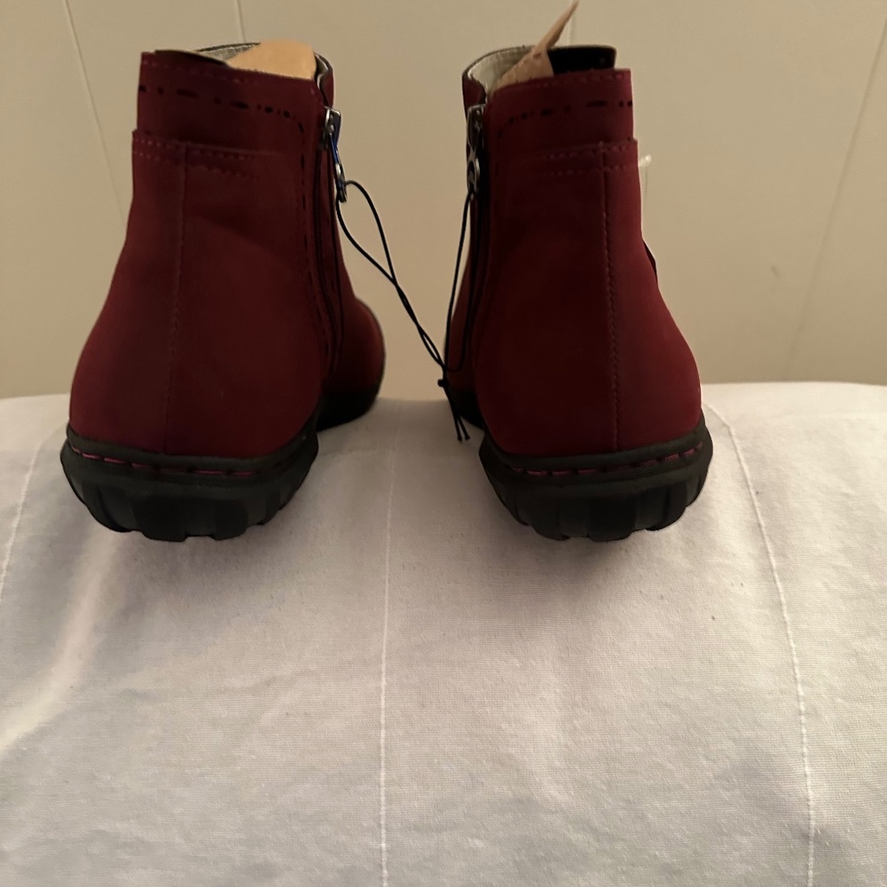 JBU Juno Bootie - Picture 3 of 3